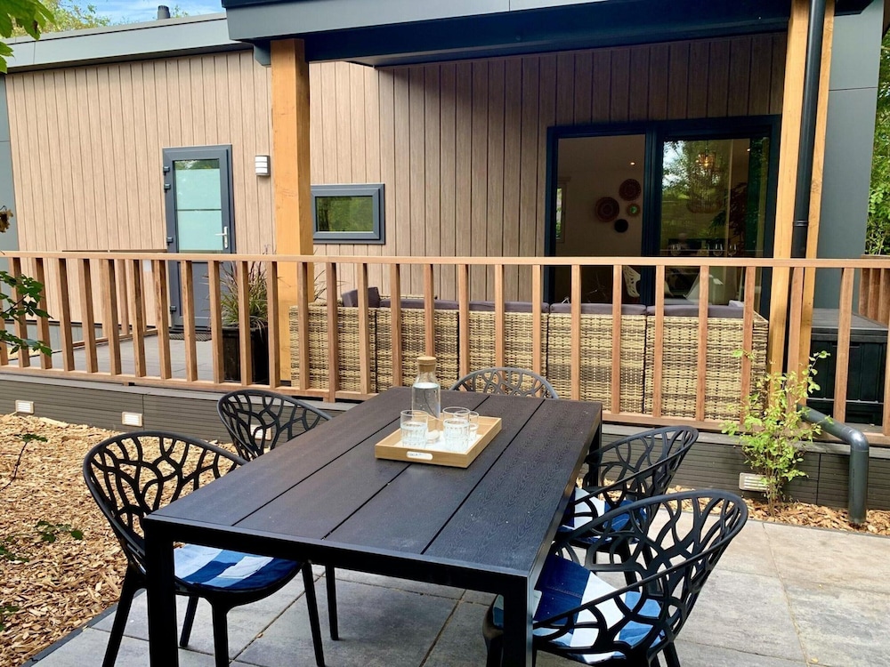 Modern Chalet With Terrace, Veranda