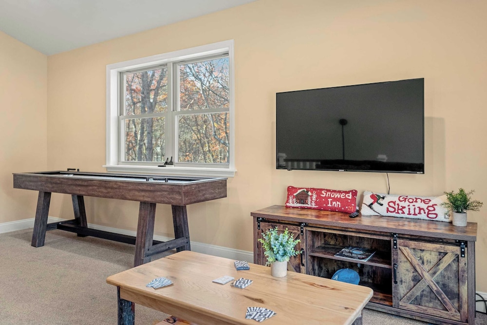 Stephen Way by Avantstay Hot Tub + Game Room Albrightsville