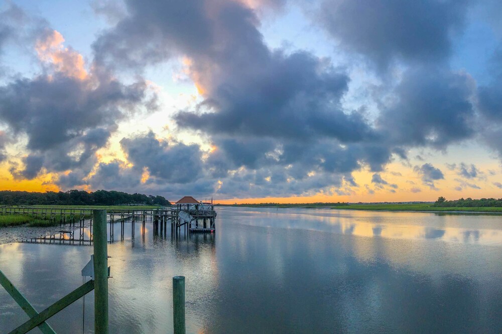 Waterfront Sunset Beach Escape w/ Dock  Golf View - Property Image 7