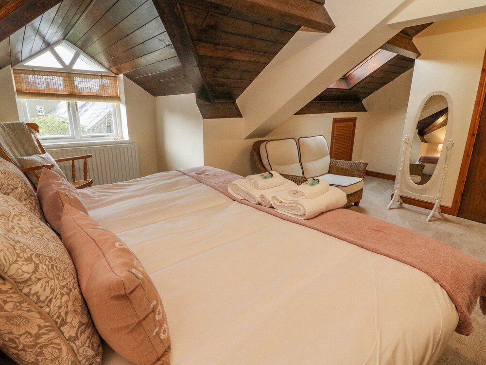 No. 2 The Mews
