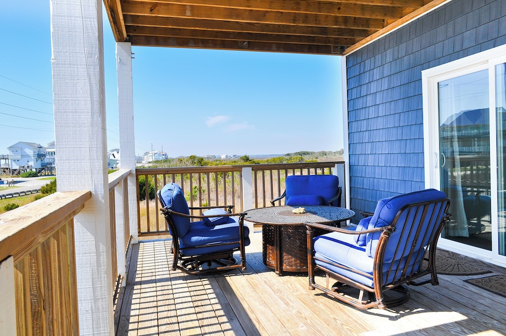 Family Tides by Topsail Realty