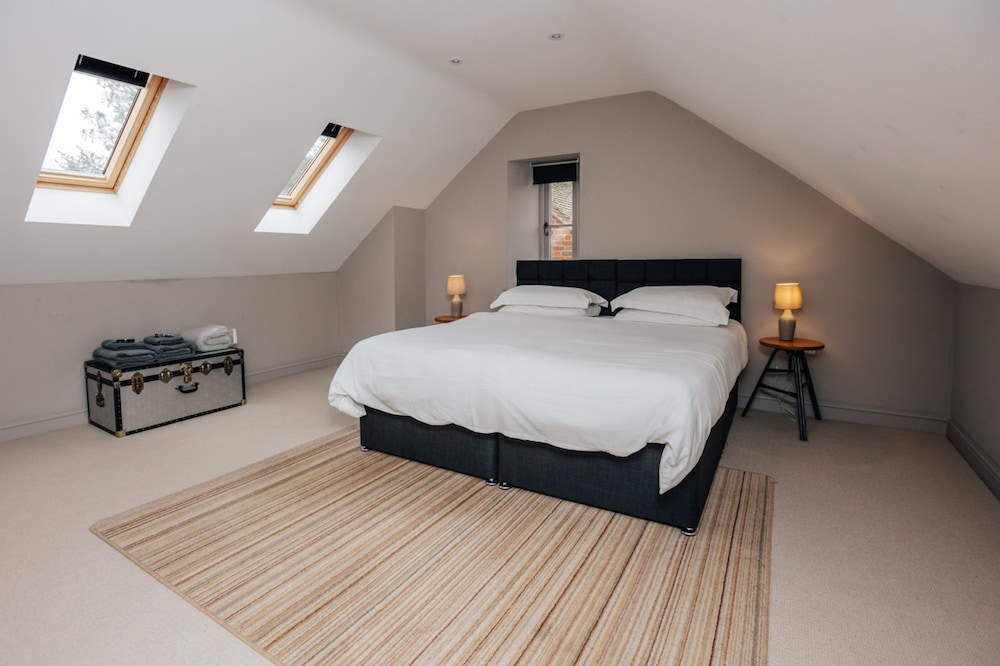 Nixey Cottage - From 250 Per Night view 4