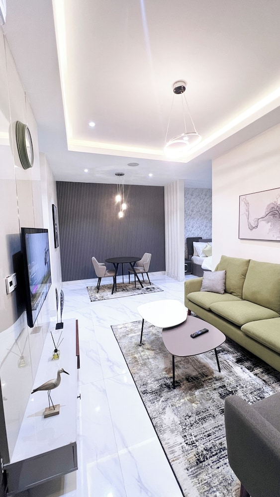HOUSE 3204
