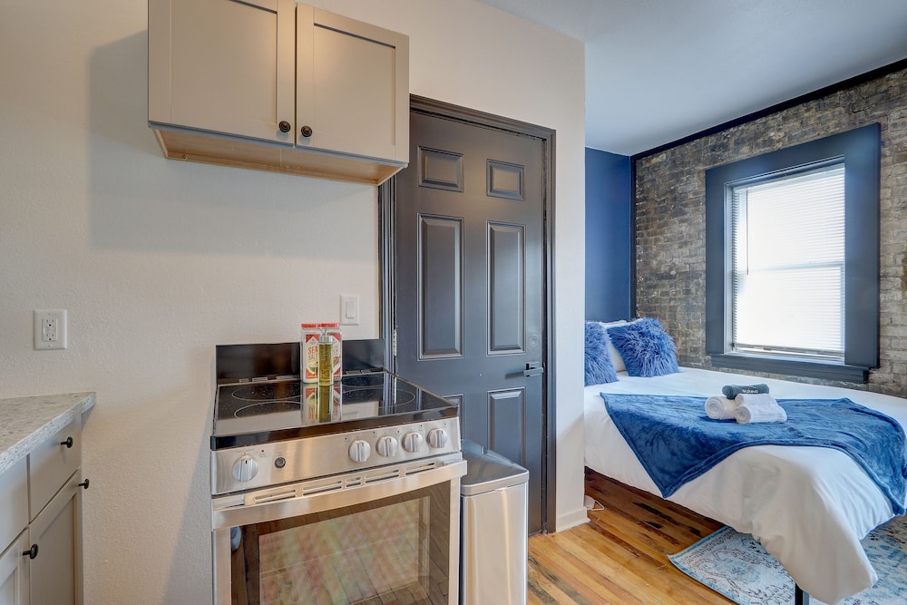 ROVE LIVING/KB - Prospect