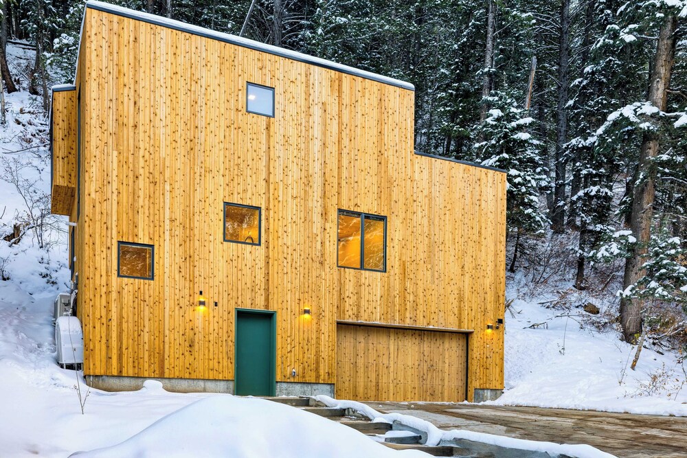 Parkview Mountain House Luxury Ski Home w/ Hot Tub Near Trails & Downtown