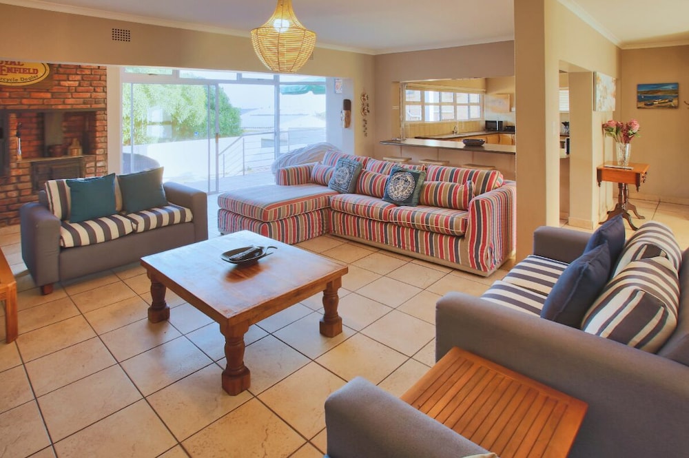 Tasties' Langebaan 8 Sleeper