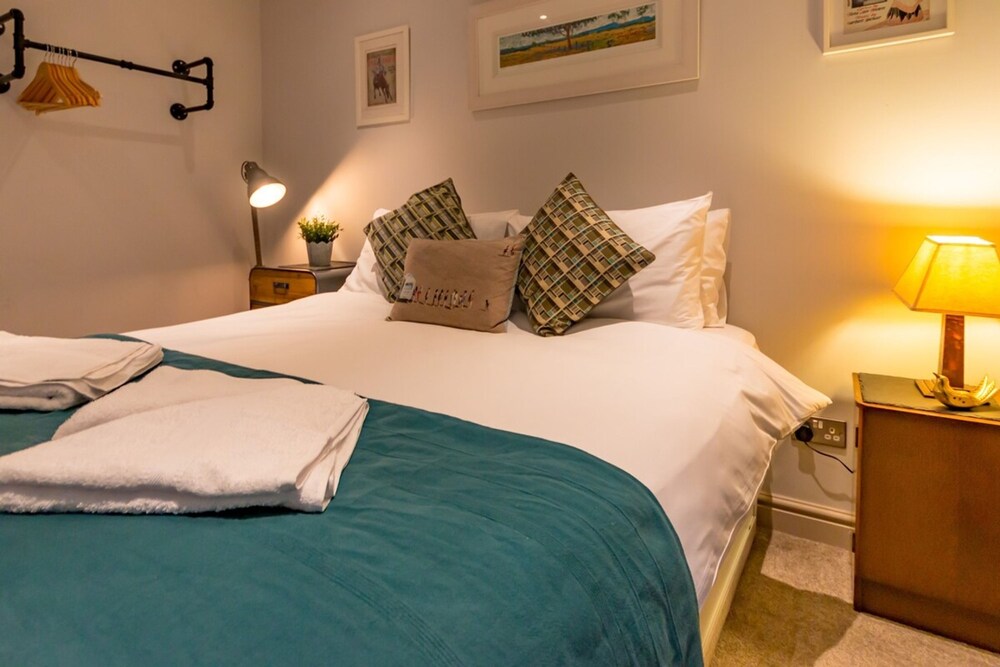 Walpole Bay 2 bed Stunning Garden Apt By Adliv