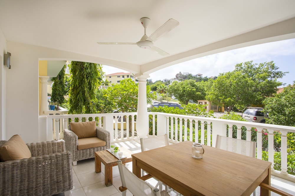 Blue Bay Apartments