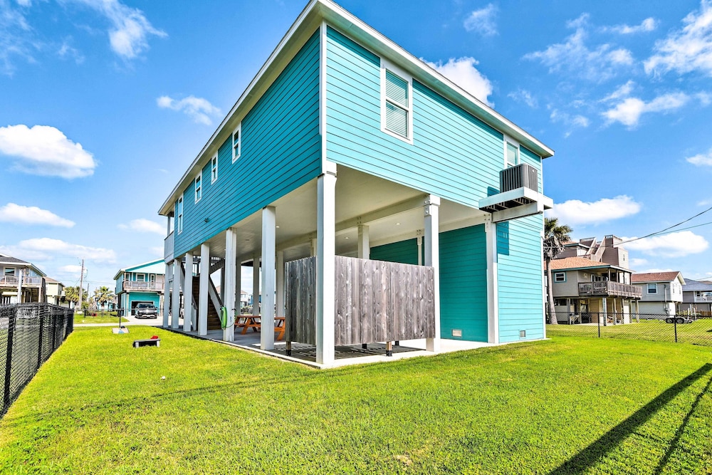 Walk to Sea Isle Beach: Retreat w/ Deck + Patio! view 5