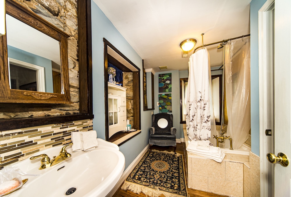Stone Manor Boutique Inn - Property Image 18