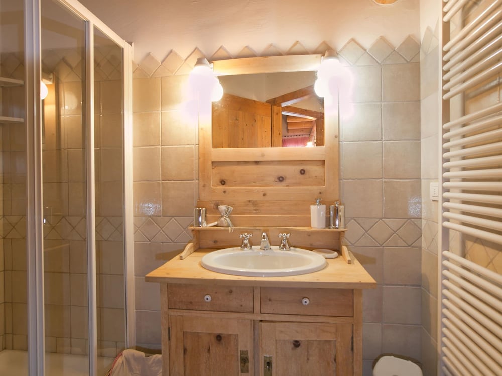 Typical Cottage in Bellamonte Italy With Bubble Bath view 3