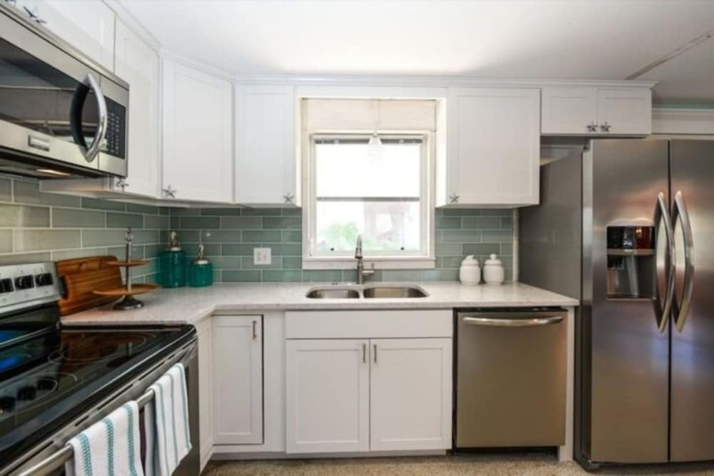 3706 Gulf Dr 2 Bedroom Home by RedAwning