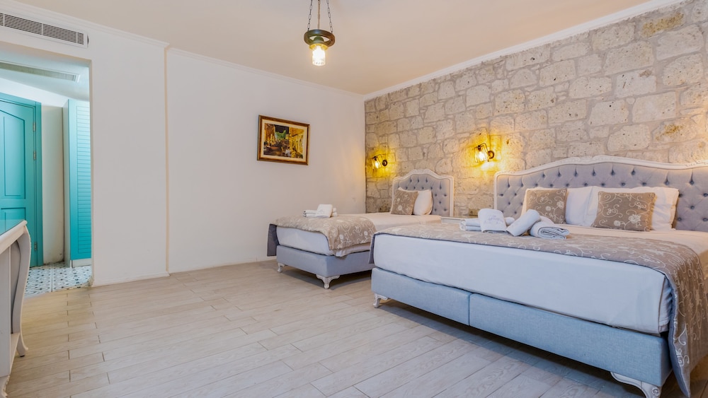 Avlu Alacati Butik Otel - Image 30