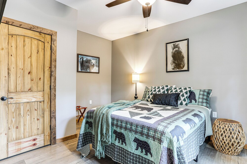 Lake Views & Golf Access at Secluded Drasco Lodge