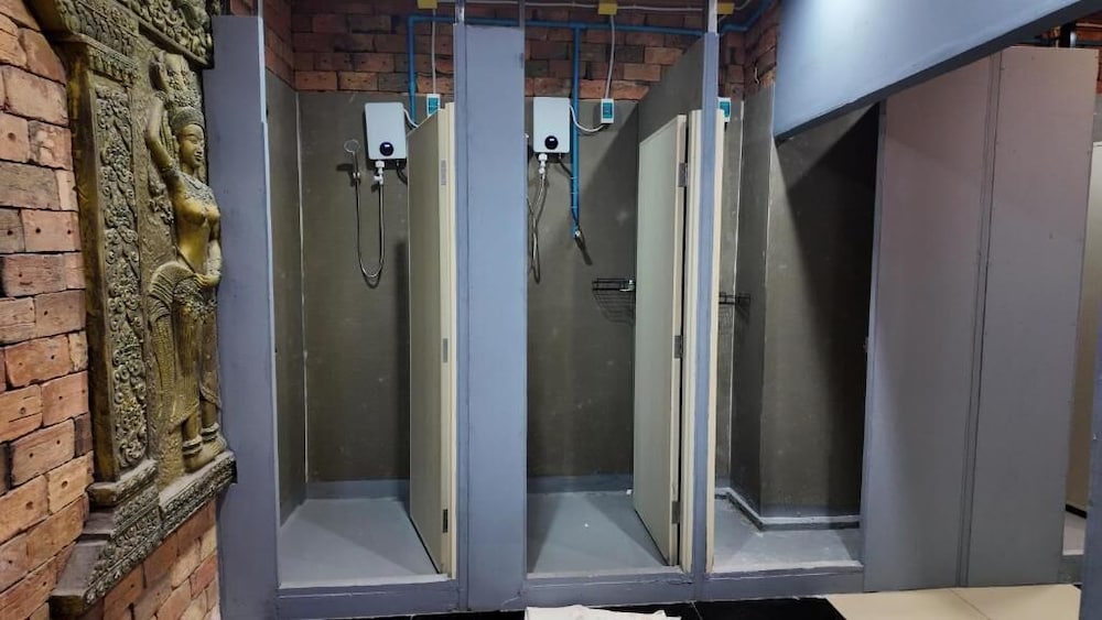 Hangover Hostel Patong