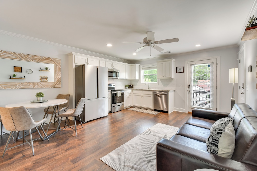 Walk to Shops & Dining: Downtown Condo in Helen