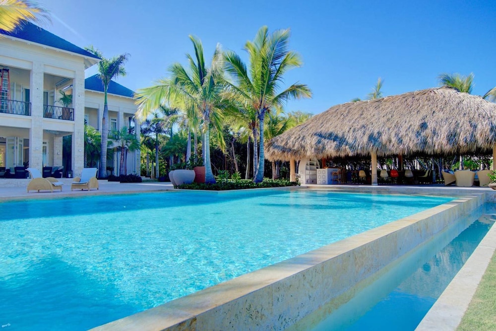 Villa Alta Gracia w Private Pool Designer Decor