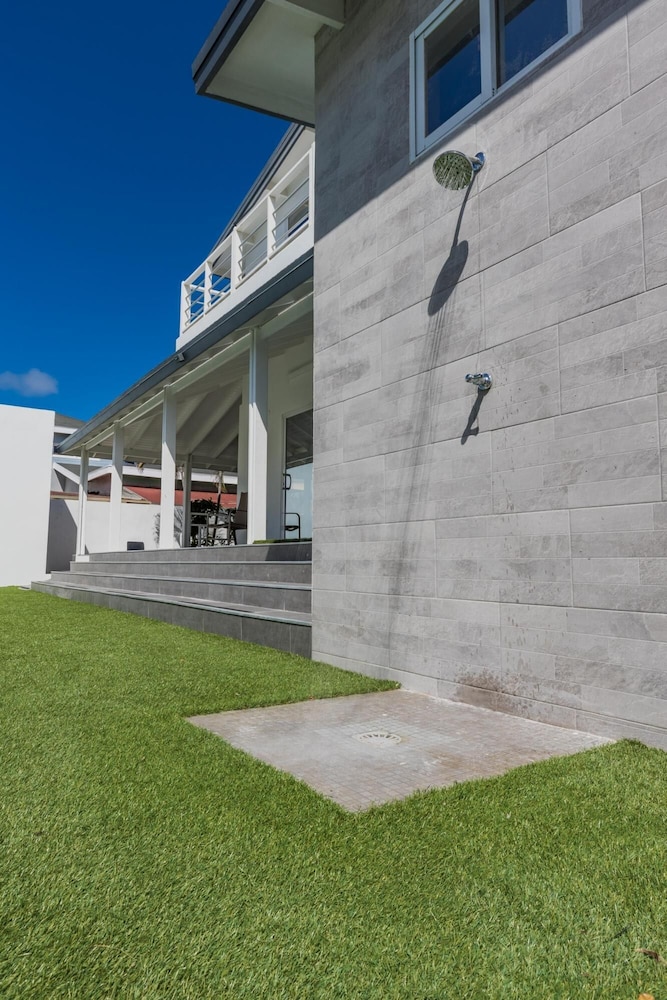 NEW Modern Stylish 6BR 6BA Villa Near Palmbeach