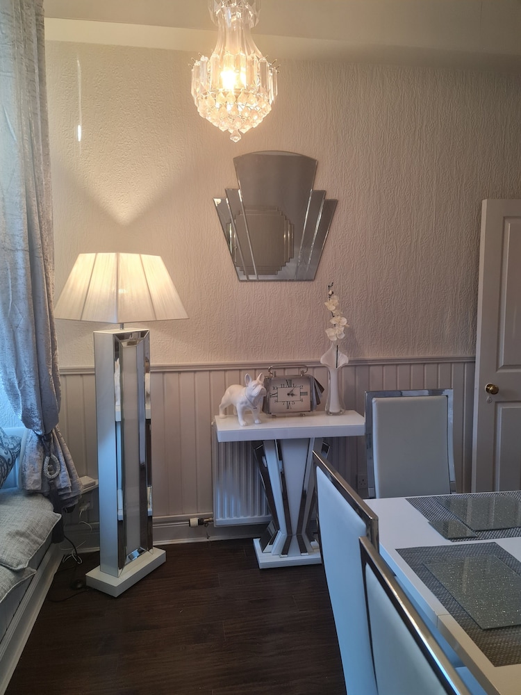 Robert The Bruce Apartment
