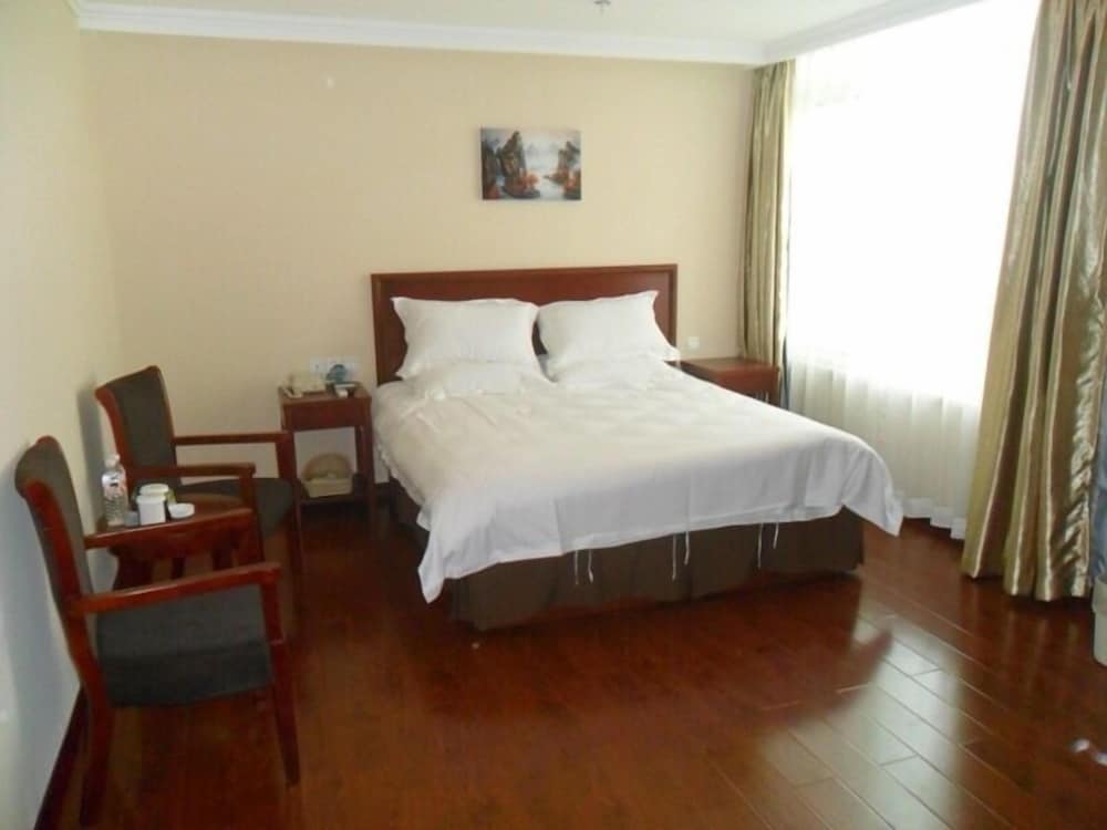 GreenTree Inn Tianjin Wuqing Jingbin Industrial Park Chengwang Road Express Hotel