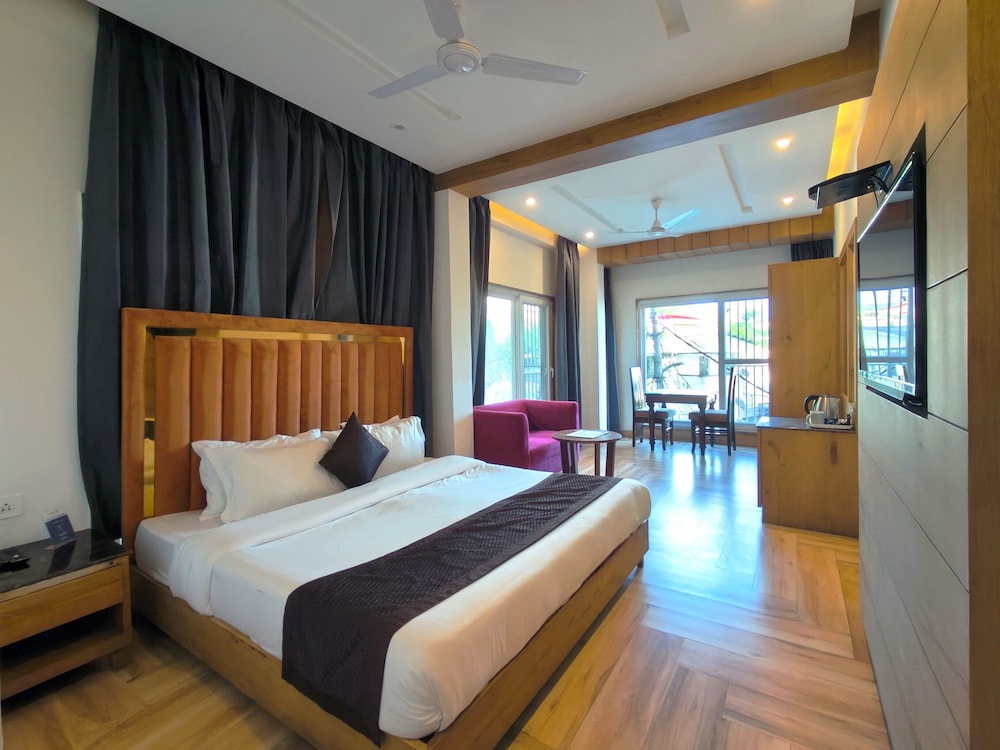 Luxury Inn by Stotrak Hotels