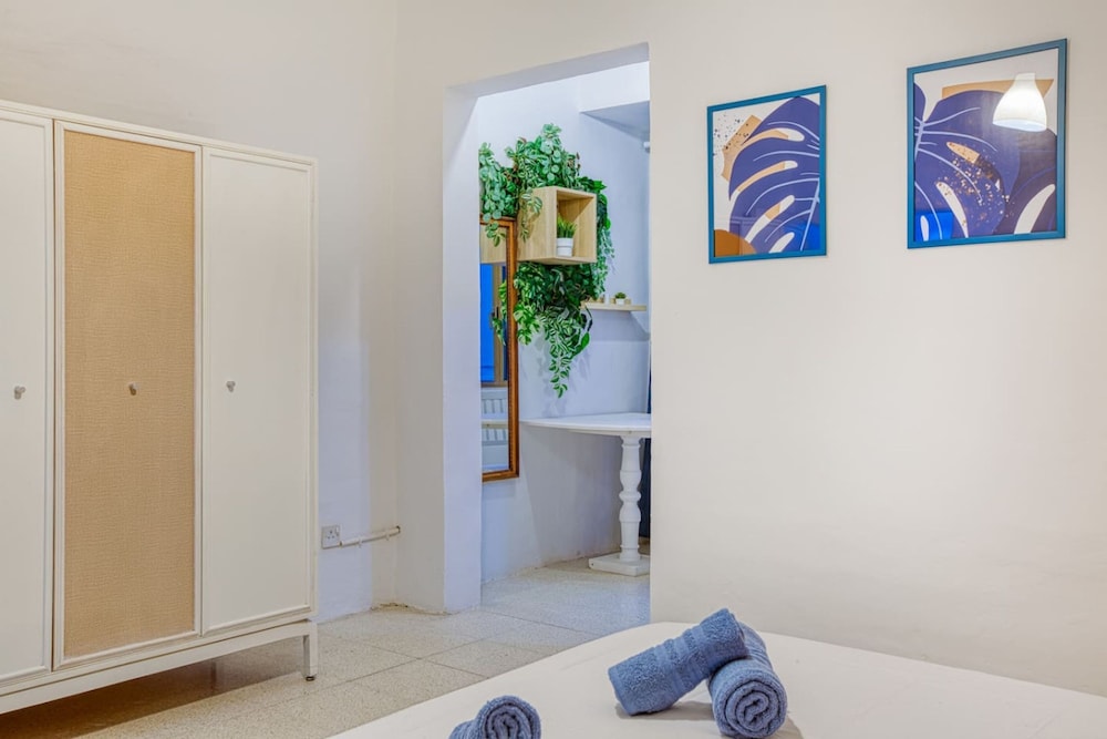 Lilly the Traditional Maltese Townhouse in Sliema