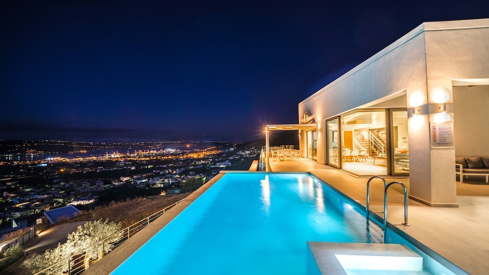 Villa Con Vista- Heated Pool 4 bdr Sleeps 8