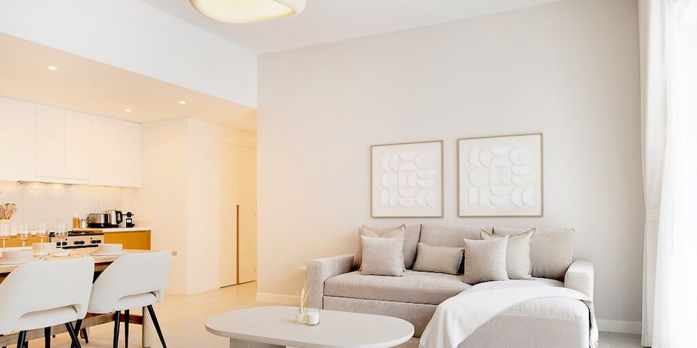 LUX  The JBR Garden View Suite