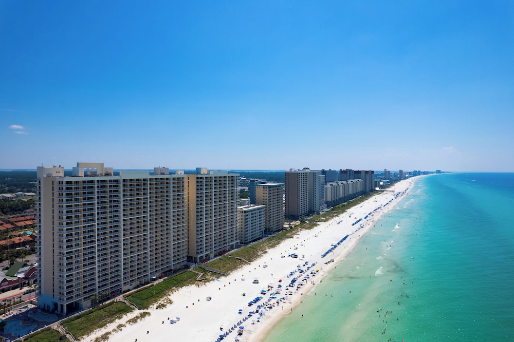 Shoreline Serenity by Avantstay Beachfront + Views!
