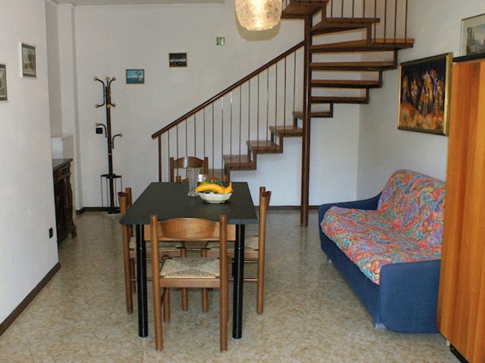 Cozy Flat With Private Fenced Garden a few Steps From Lignano Sabbiadoro Beach