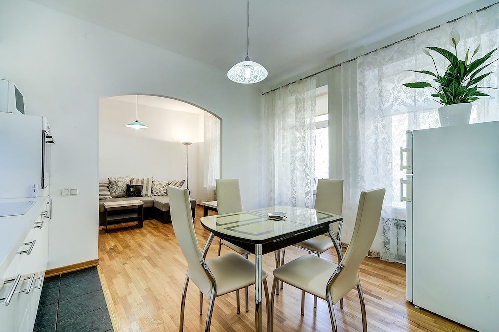 Home4day Sunny City Central Flat