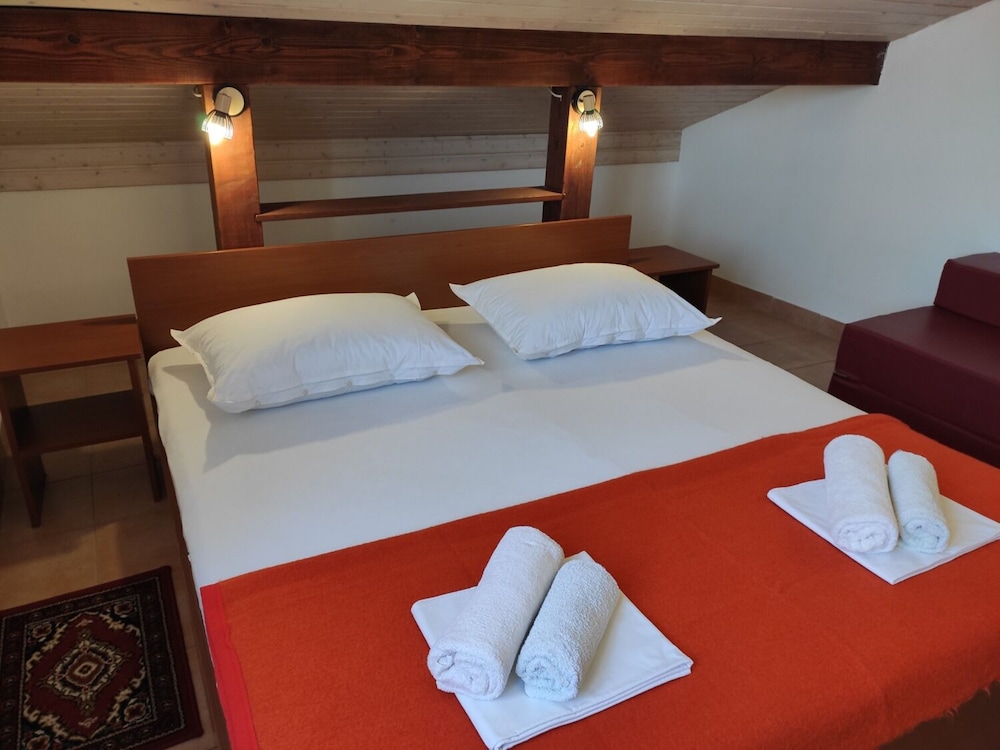 Nives - Great Location - A1