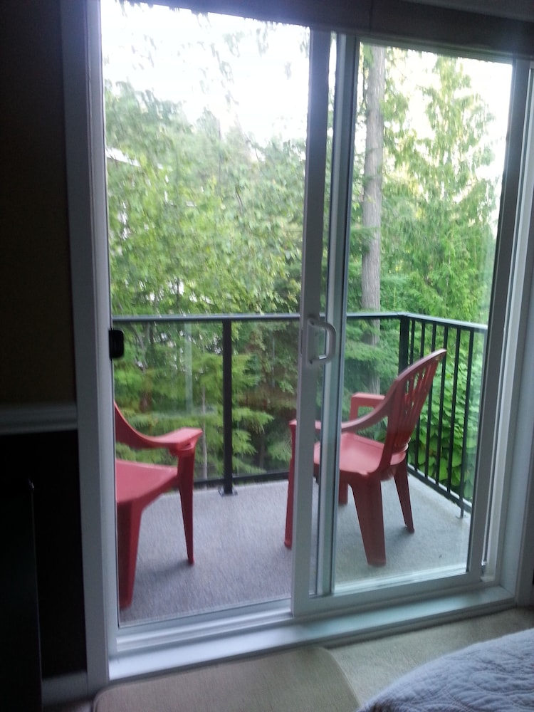 Creekside B & B