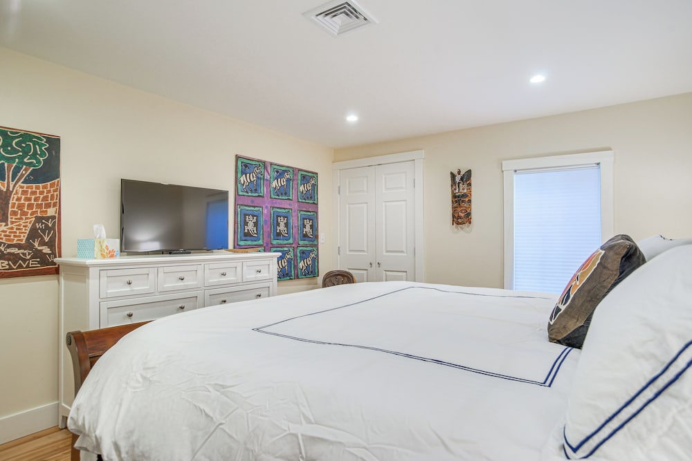 Stunning Ocean View! Beachfront Nantucket Retreat