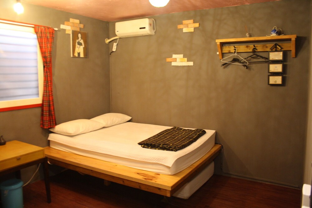 Mr.Comma Guesthouse - Hostel