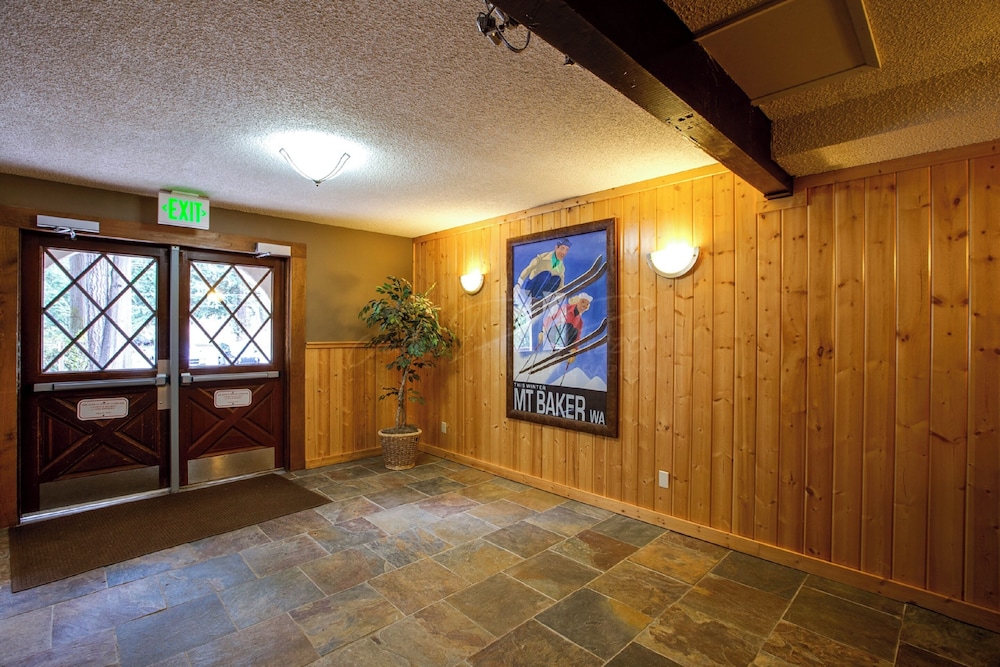 Mt Baker Lodging Condo - Perfect for Smaller Families on the Go