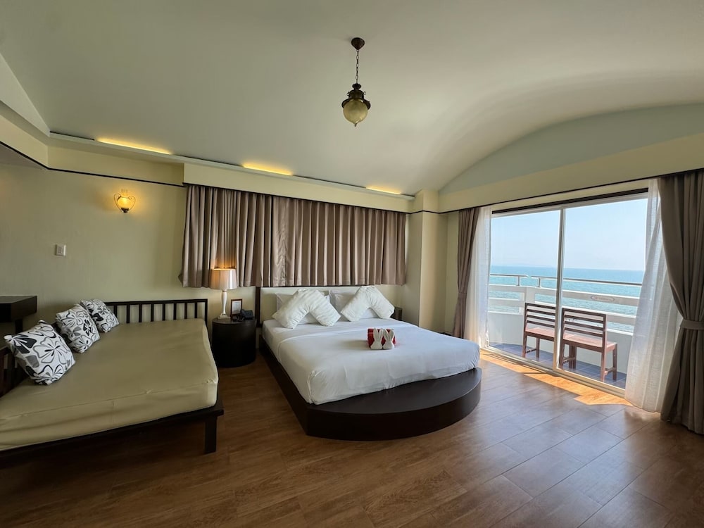 GRAND JOMTIEN PALACE HOTEL