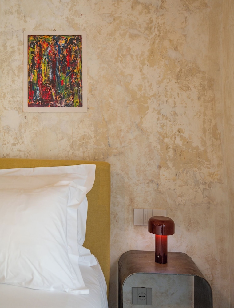 P43 Sicilian Suites