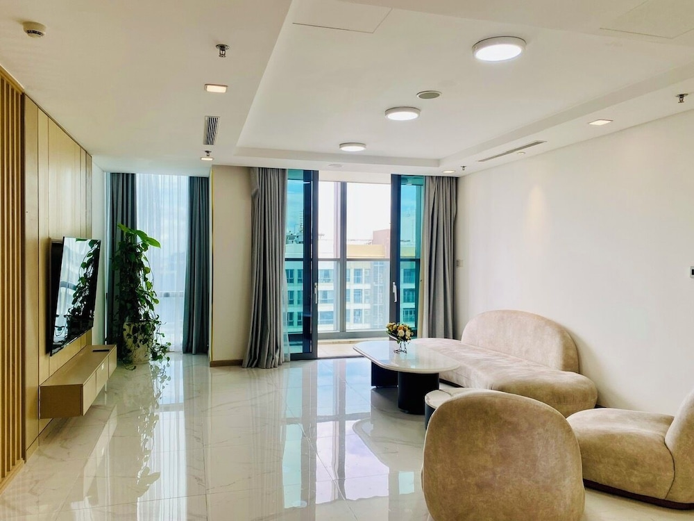 Serenity Serviced Apartments-Landmark 81
