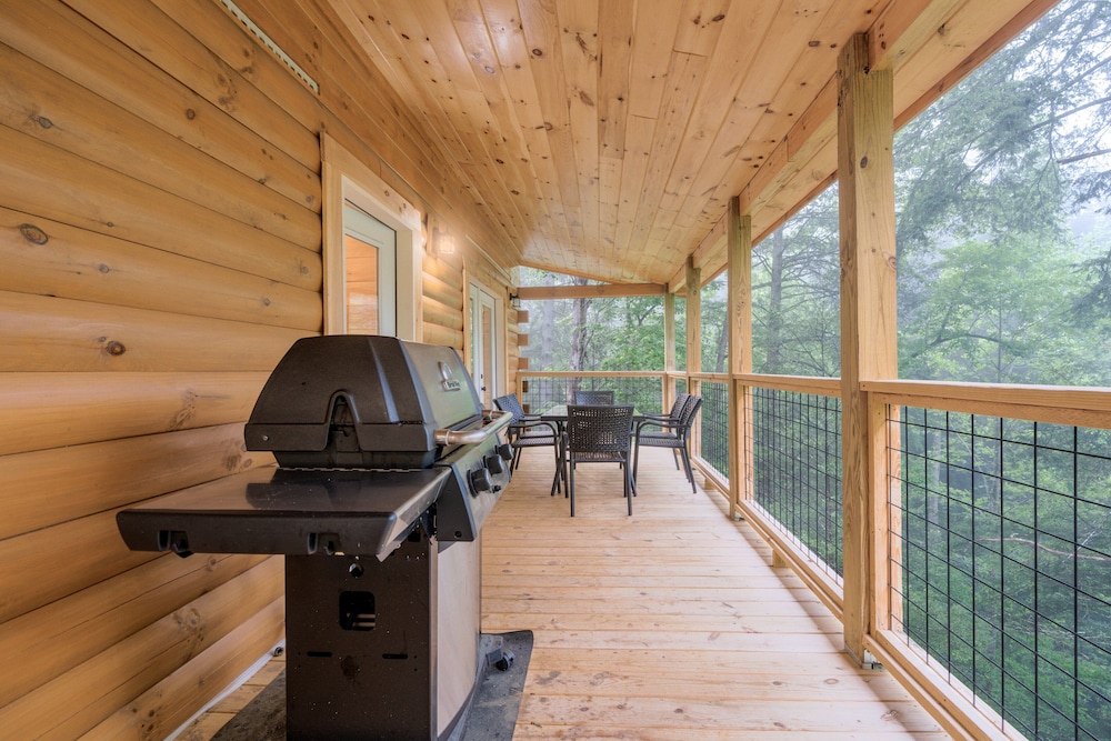 Misty Mountain Getaway - 2 bedroom 2 Cabin