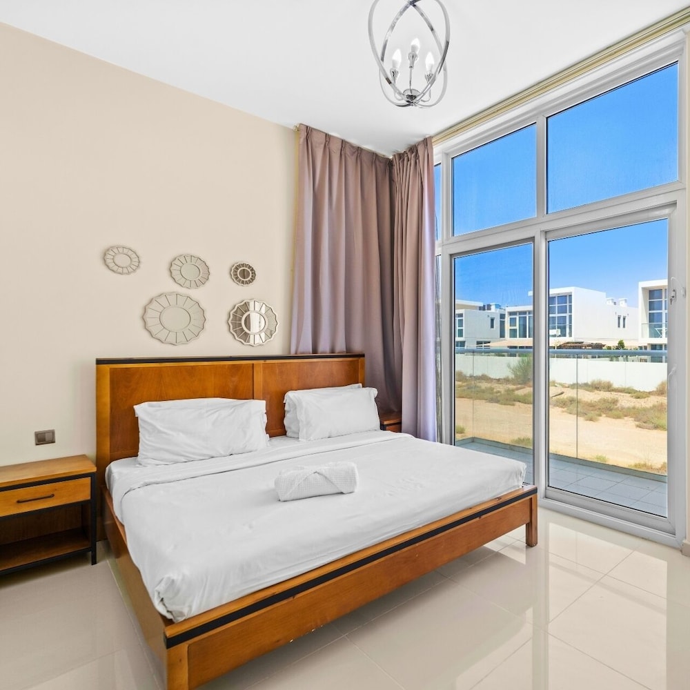Modern 3BR townhouse in Damac Hills 2