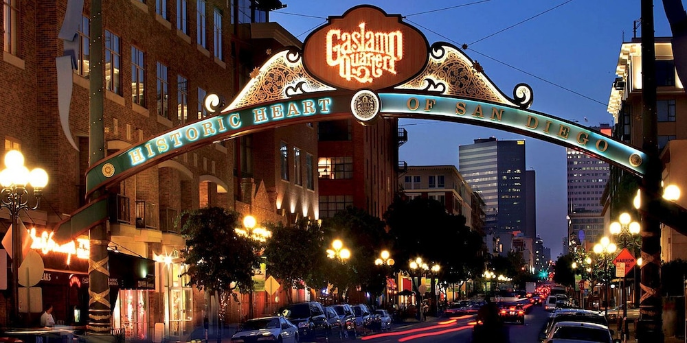 Pelicanstay in Gaslamp Quarter