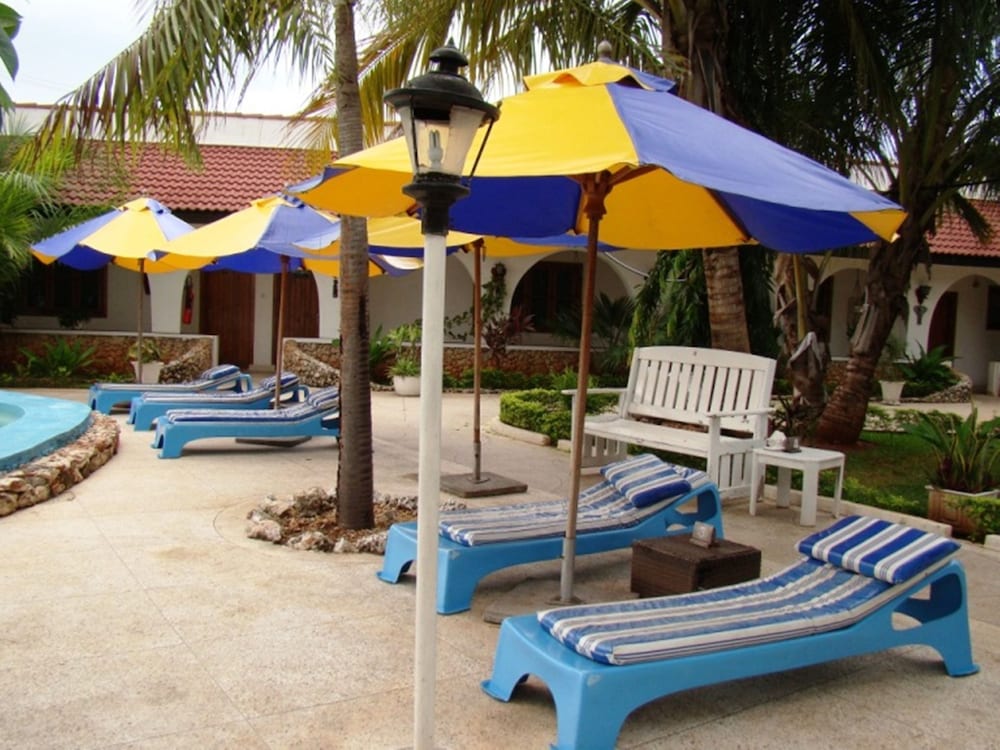 Best Western Jangwani Sea Breeze Hotel