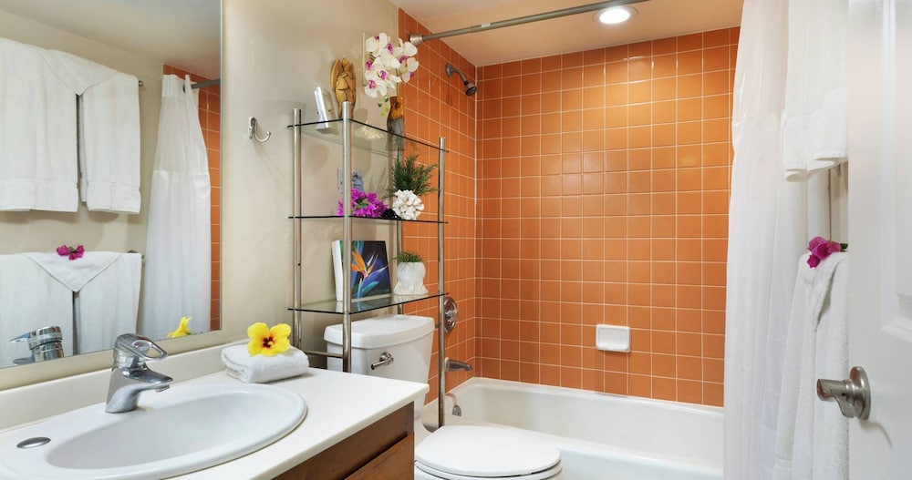 Oceanfront Condo 117 in Kailua-kona