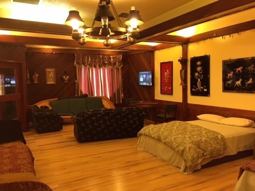 Family Room on Water Street