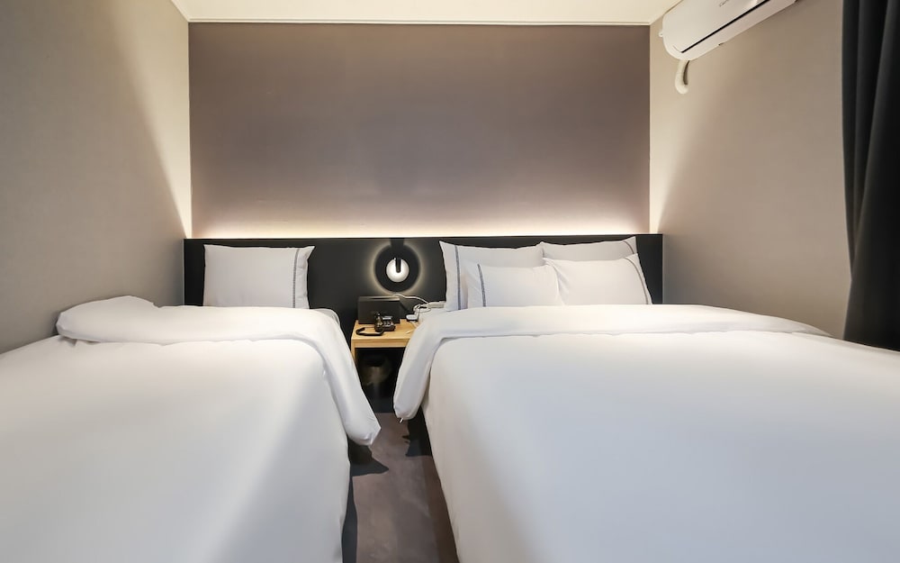 Jeonju Junghwasandong Hotel Star view 3