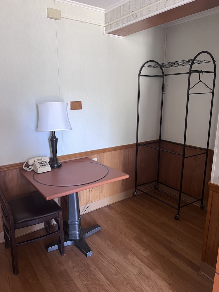 Hampton Motel