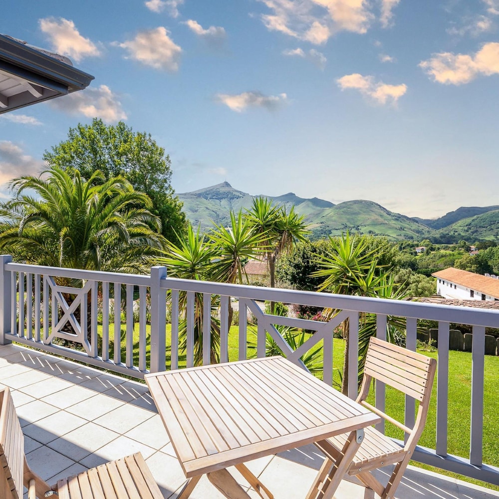 Maison Madalena With Pool Close to Ocean