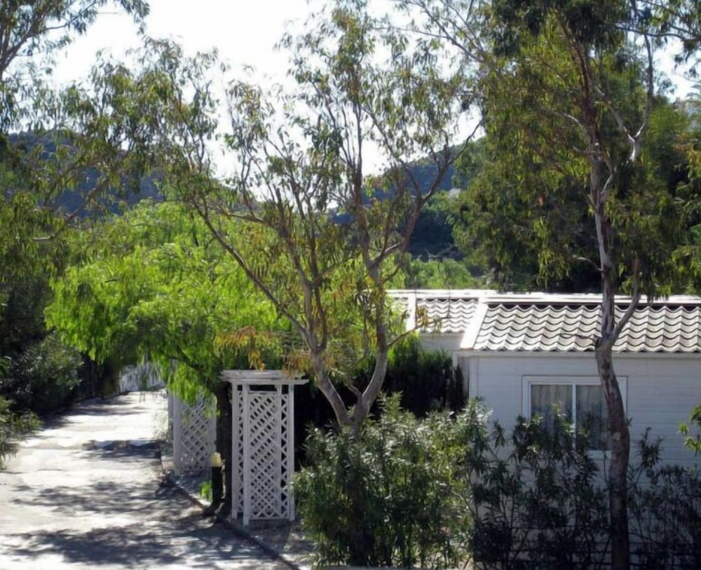 Camping & Bungalow Cueva Negra
