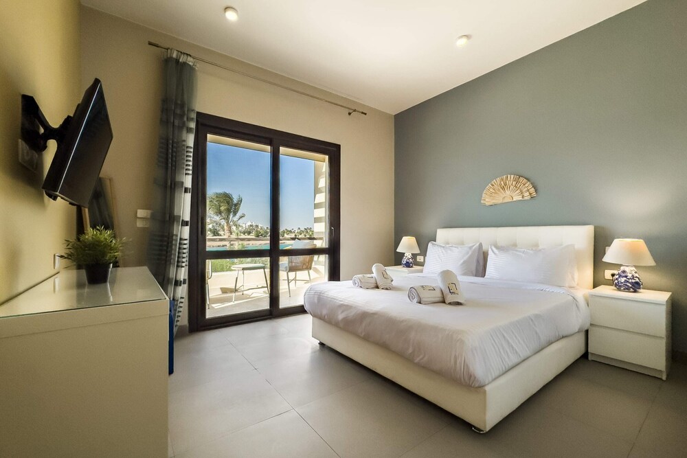 Xuru Stays I Sundown Symphony 4mbdr Villa @ Joubal El Gouna